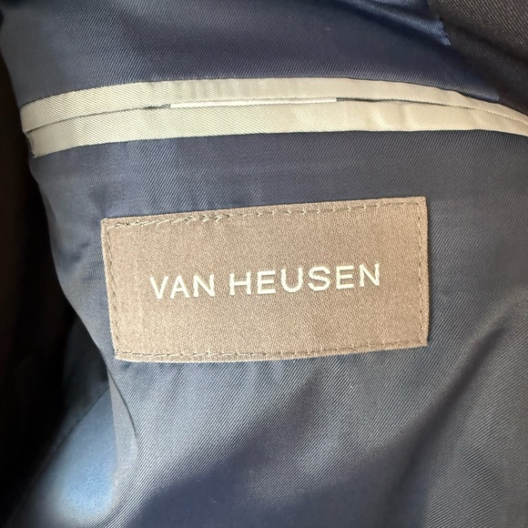 Van Heusen Men's Dark Blue Suit - Picture 11 of 16